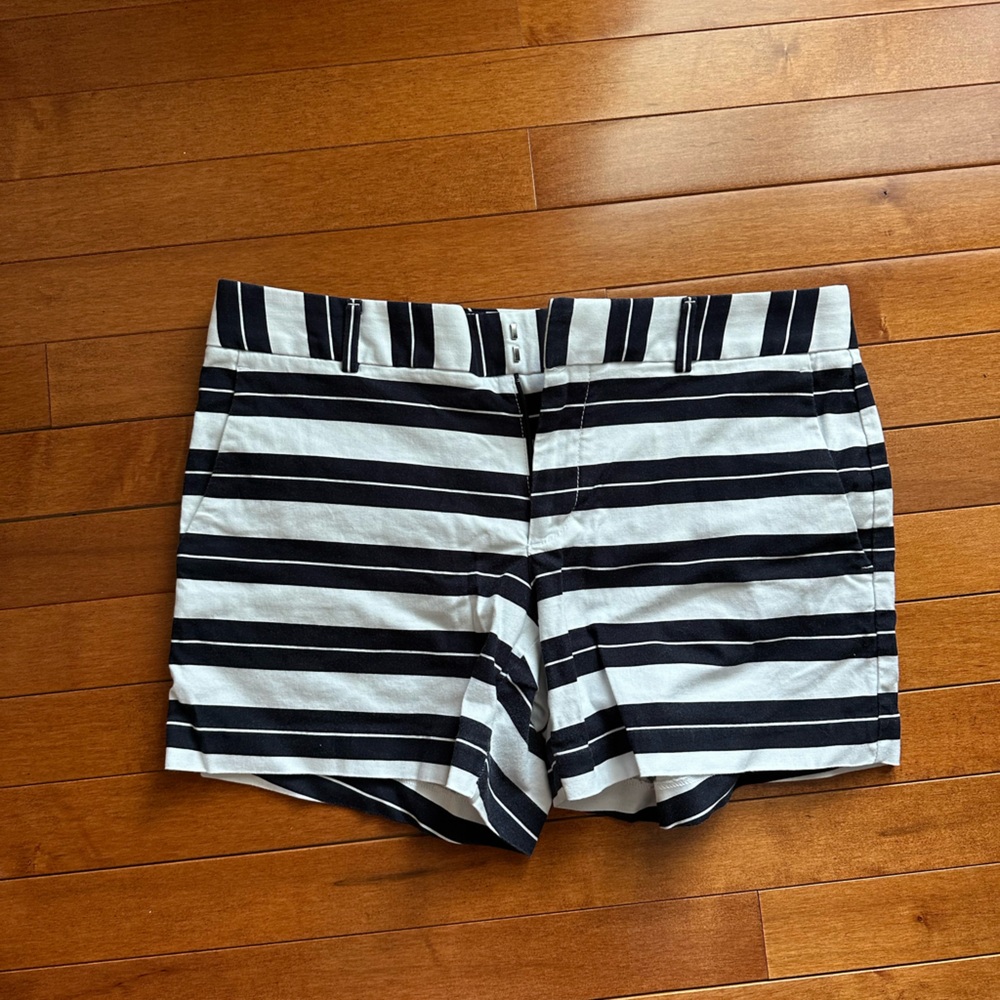 Striped Navy and White Banana Republic Chino Shorts | Size 6